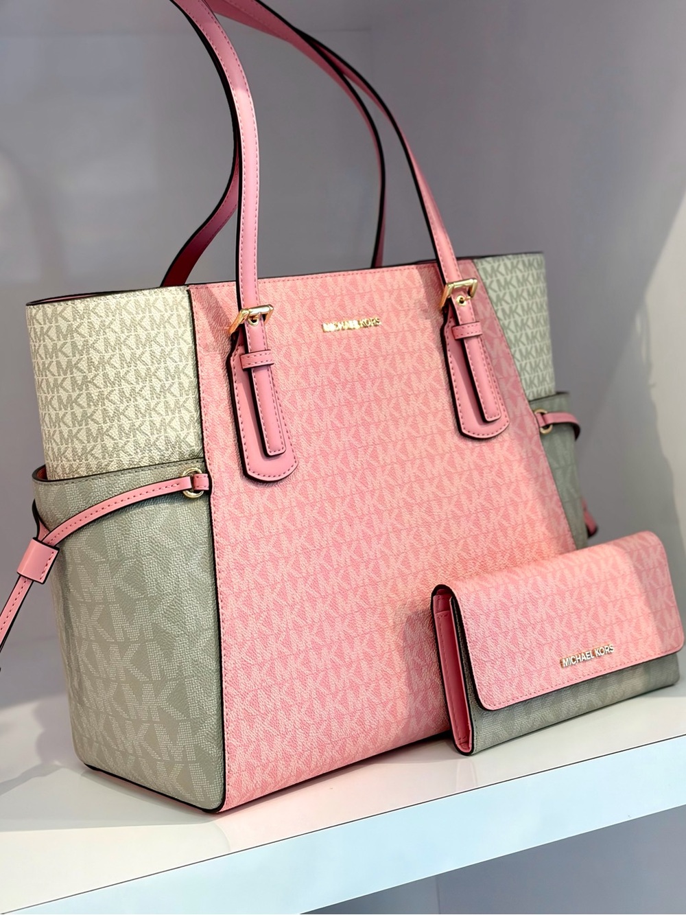 Michael Kors Pink and Gray Signature Tote with Matching Wallet - Picture 4 of 15